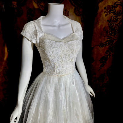 1950s vintage Tea Length wedding dress gown, White Lace Bridal dress