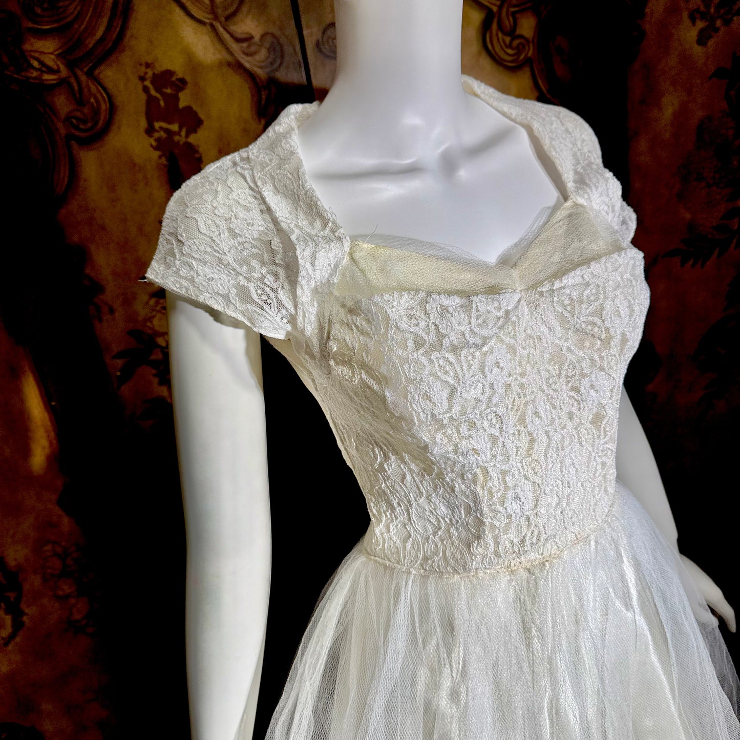 1950s vintage Tea Length wedding dress gown, White Lace Bridal dress