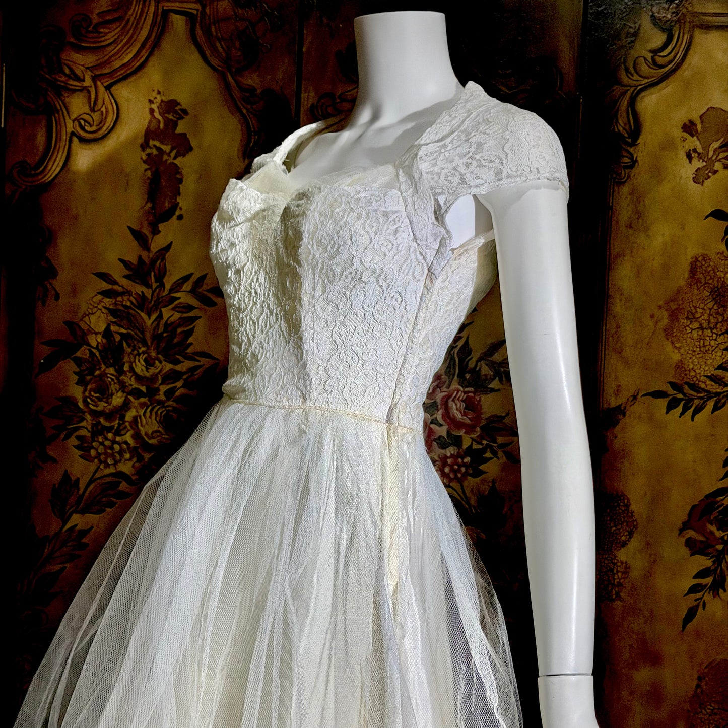1950s vintage Tea Length wedding dress gown, White Lace Bridal dress