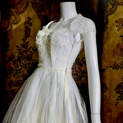 1950s vintage Tea Length wedding dress gown, White Lace Bridal dress