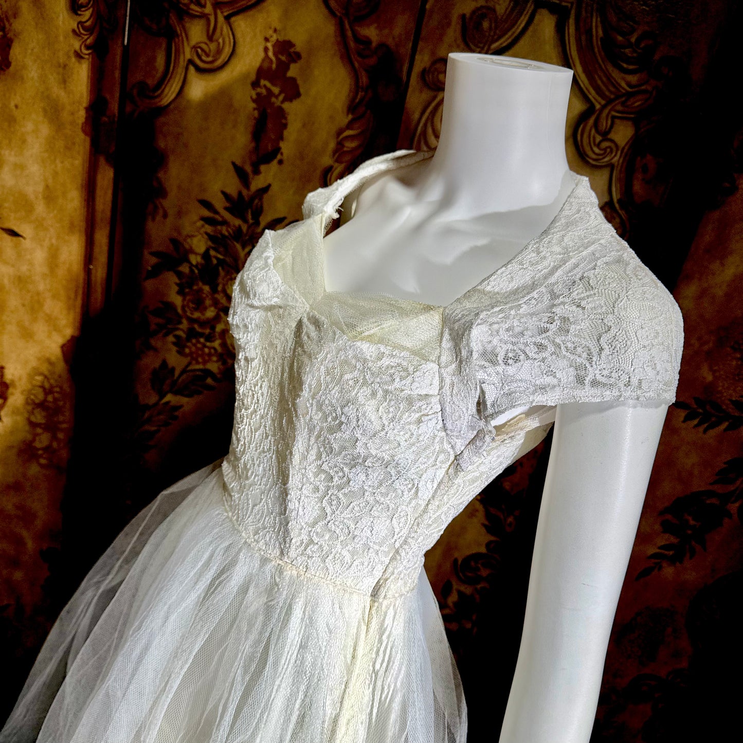 1950s vintage Tea Length wedding dress gown, White Lace Bridal dress
