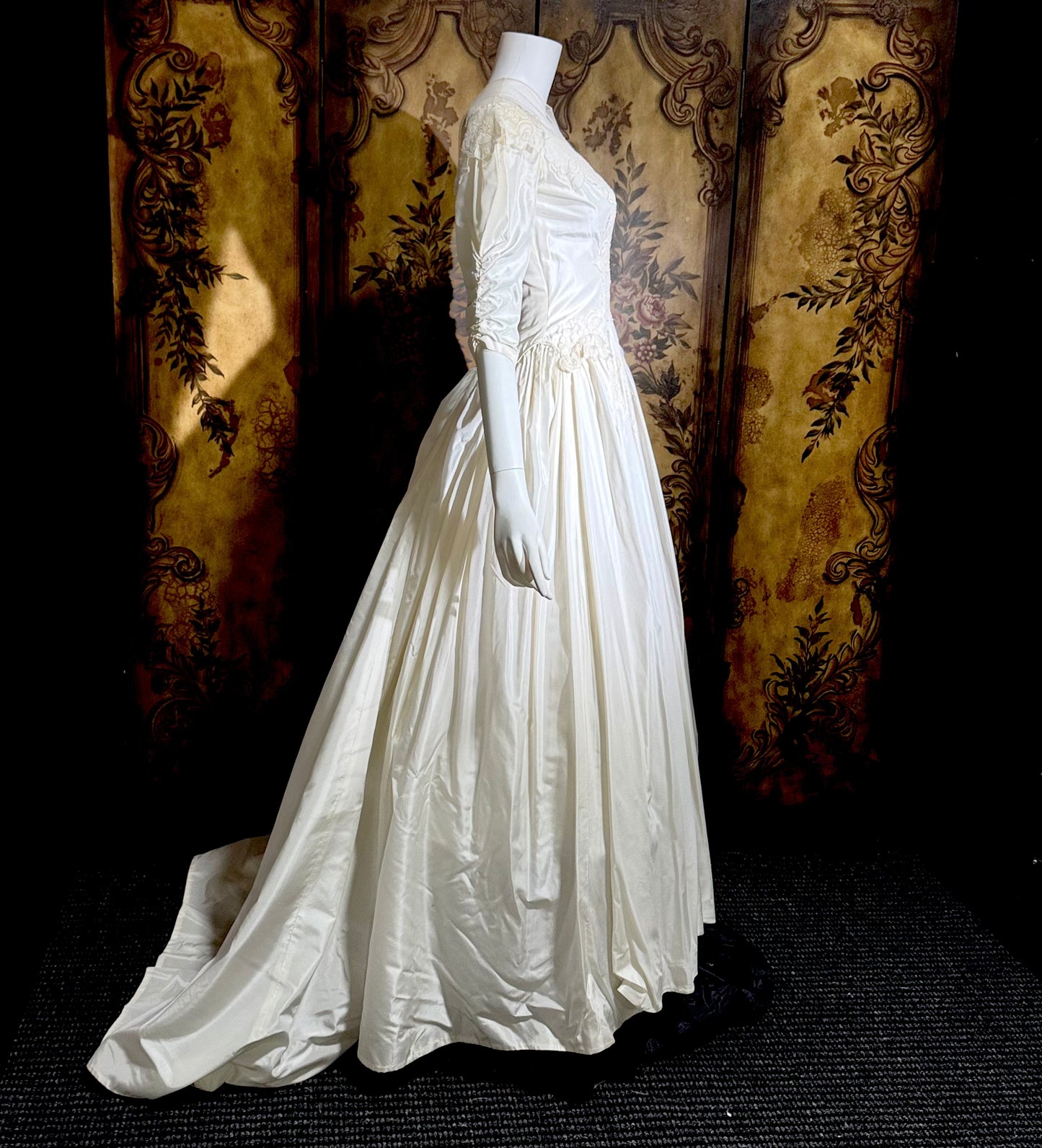 PRISCILLA of BOSTON 1950s designer vintage wedding dress gown, white silk and lace bridal gown