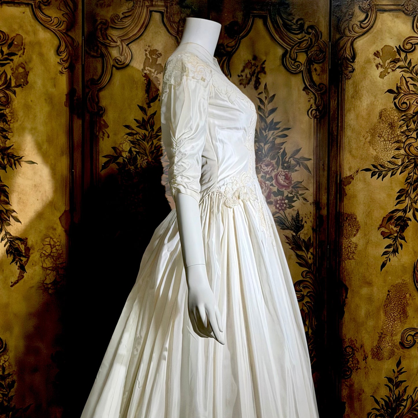 PRISCILLA of BOSTON 1950s designer vintage wedding dress gown, white silk and lace bridal gown