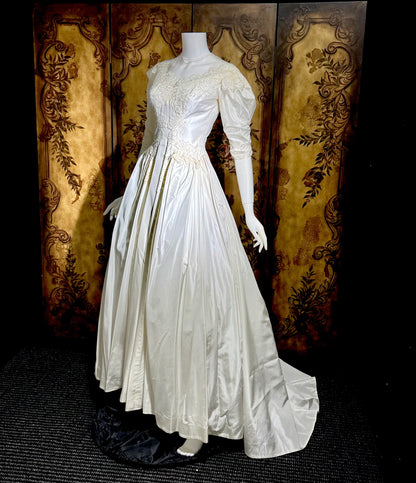 PRISCILLA of BOSTON 1950s designer vintage wedding dress gown, white silk and lace bridal gown