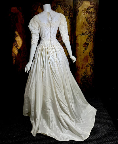 PRISCILLA of BOSTON 1950s designer vintage wedding dress gown, white silk and lace bridal gown