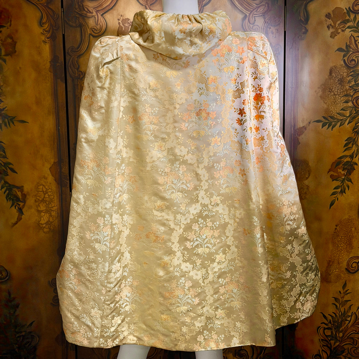 C CRAWFORD HOLLIDGE Vintage 1930s silk damask cape, floral evening cape