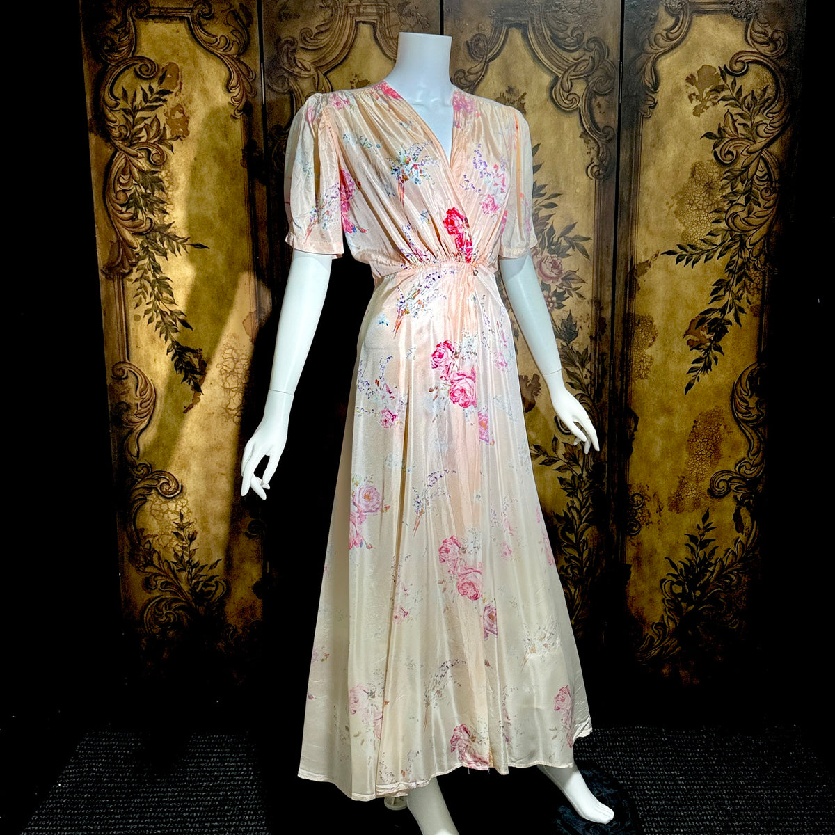 1930s vintage dressing gown robe, Peachy Pink Satin Rose print floral wrap hostess gown