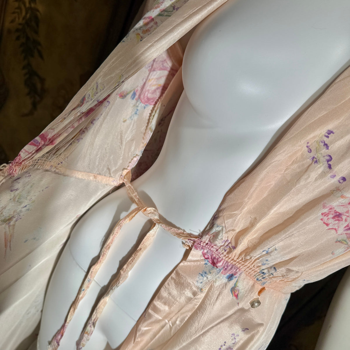 1930s vintage dressing gown robe, Peachy Pink Satin Rose print floral wrap hostess gown