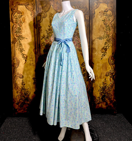 1980s VINTAGE DRESSES & Evening Gowns for sale online VINTAGE DRESS CLOSET 1980s VINTAGE DRESSES & Evening Gowns for sale online VINTAGE DRESS CLOSET