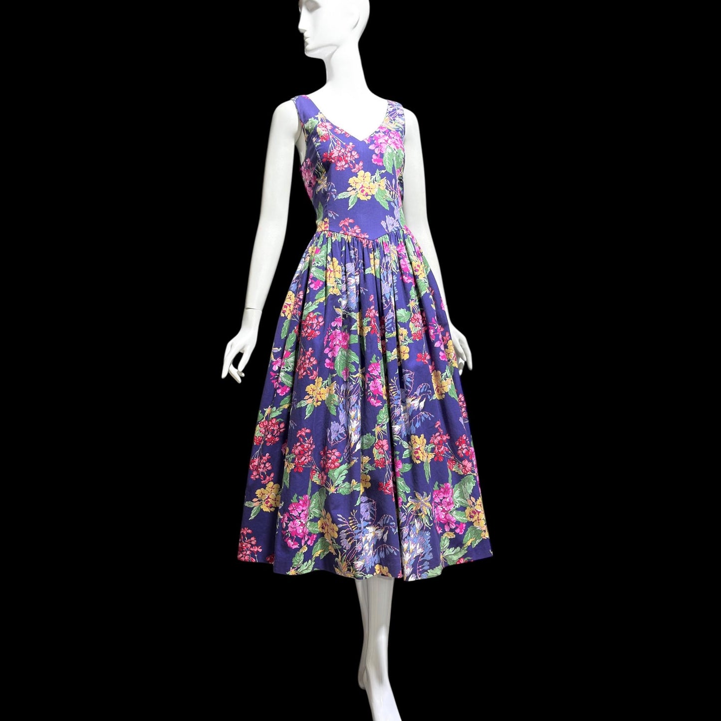 LAURA ASHLEY vintage 1980s day dress, floral cotton basque waist midi full skirt dress