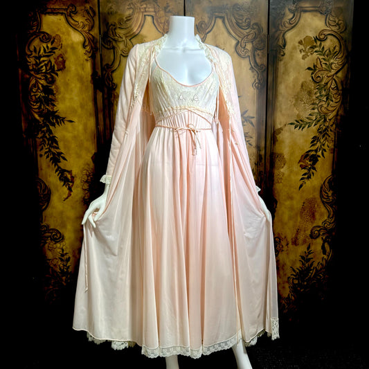 1960s VINTAGE DRESSES - Vintage Dresses, Gowns from VintageDressCloset VINTAGE DRESS CLOSET 1960s VINTAGE DRESSES - Vintage Dresses, Gowns from VintageDressCloset VINTAGE DRESS CLOSET