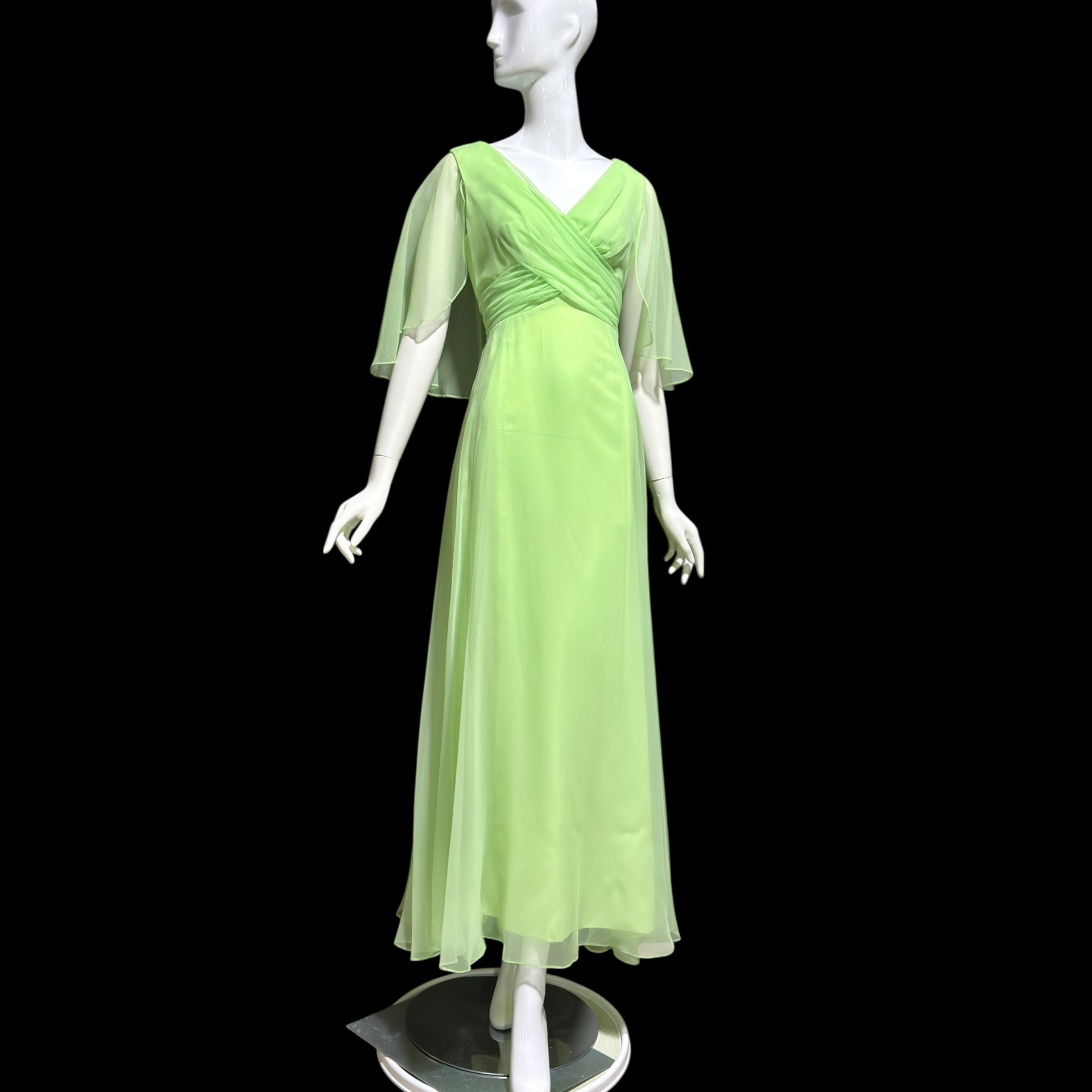 MISS ELLIETTE, vintage 1970s evening dress gown, minty pistachio green   VINTAGE DRESS CLOSET