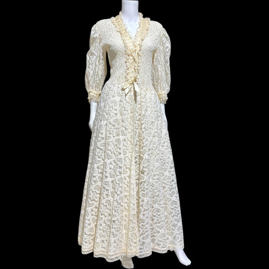 ODETTE BARSA vintage dressing gown robe, 1950s white smocked elastic bridal housecoat, Large