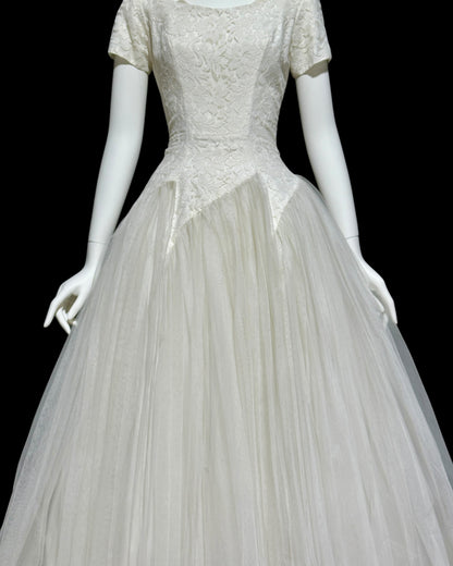 1950s vintage wedding dress, white tulle and lace cupcake full length bridal ball gown with full skirt
