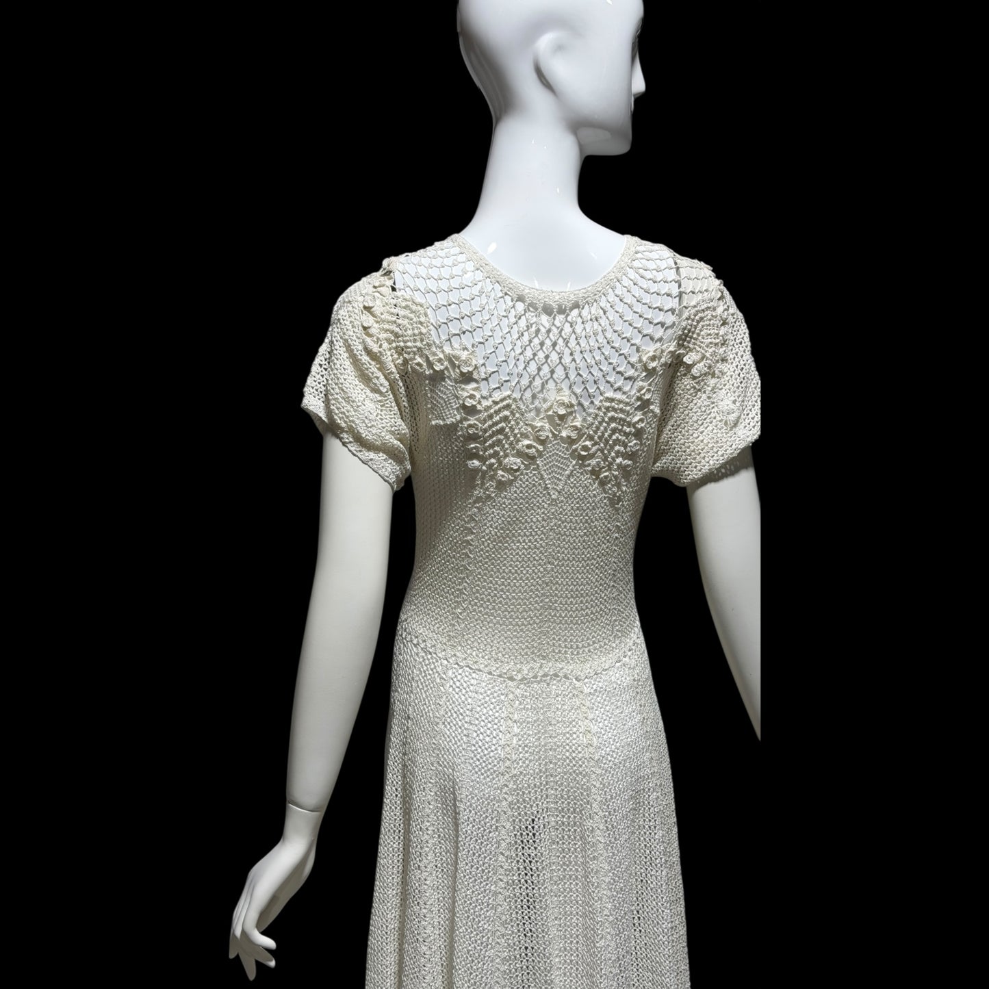 1970s vintage white crochet dress, all cotton blouson shirtdress, midi length