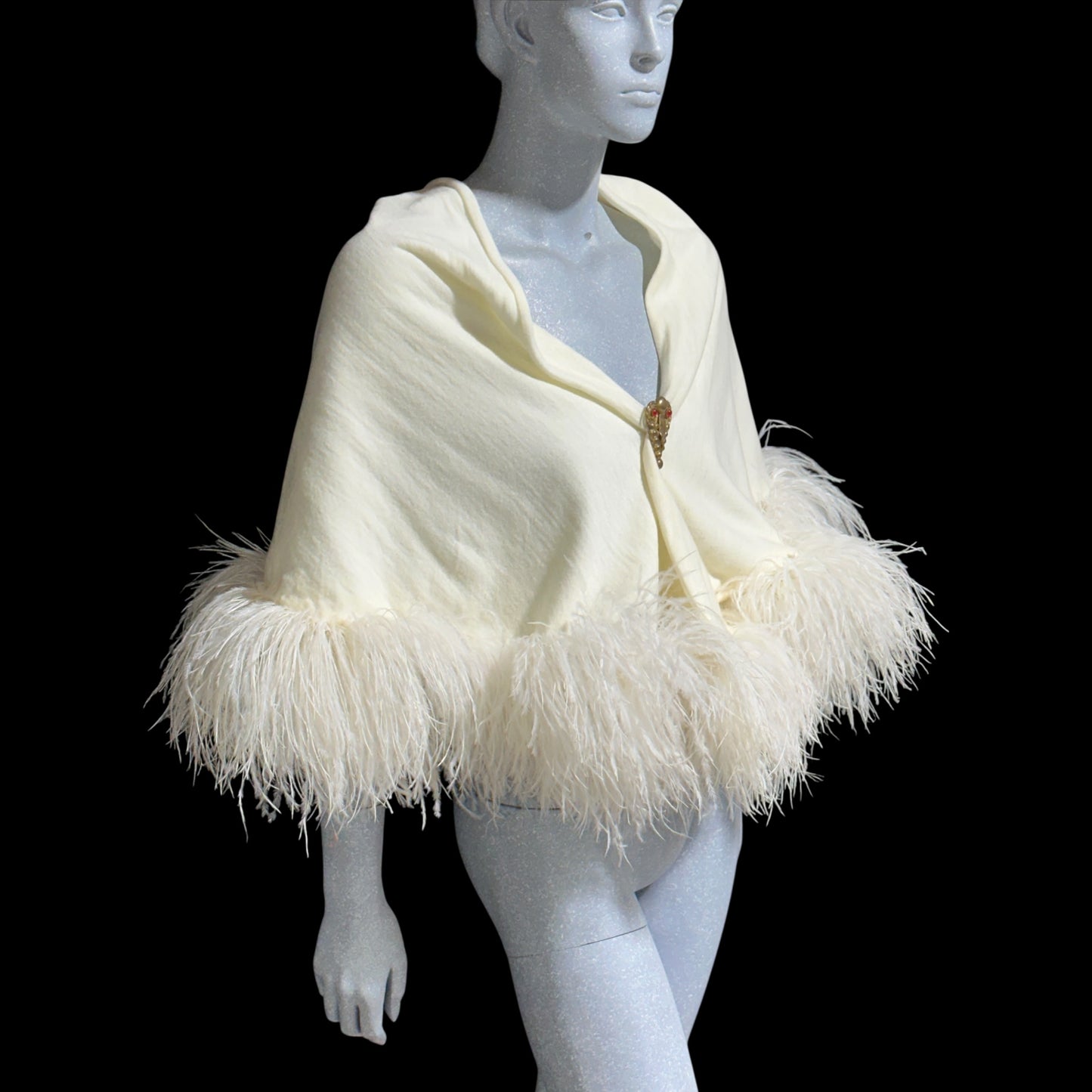 ECHO ORIGINATIONS, Vintage 1930s Ostrich Feather Cape Shawl, Creamy White warm knit evening bridal wedding wrap