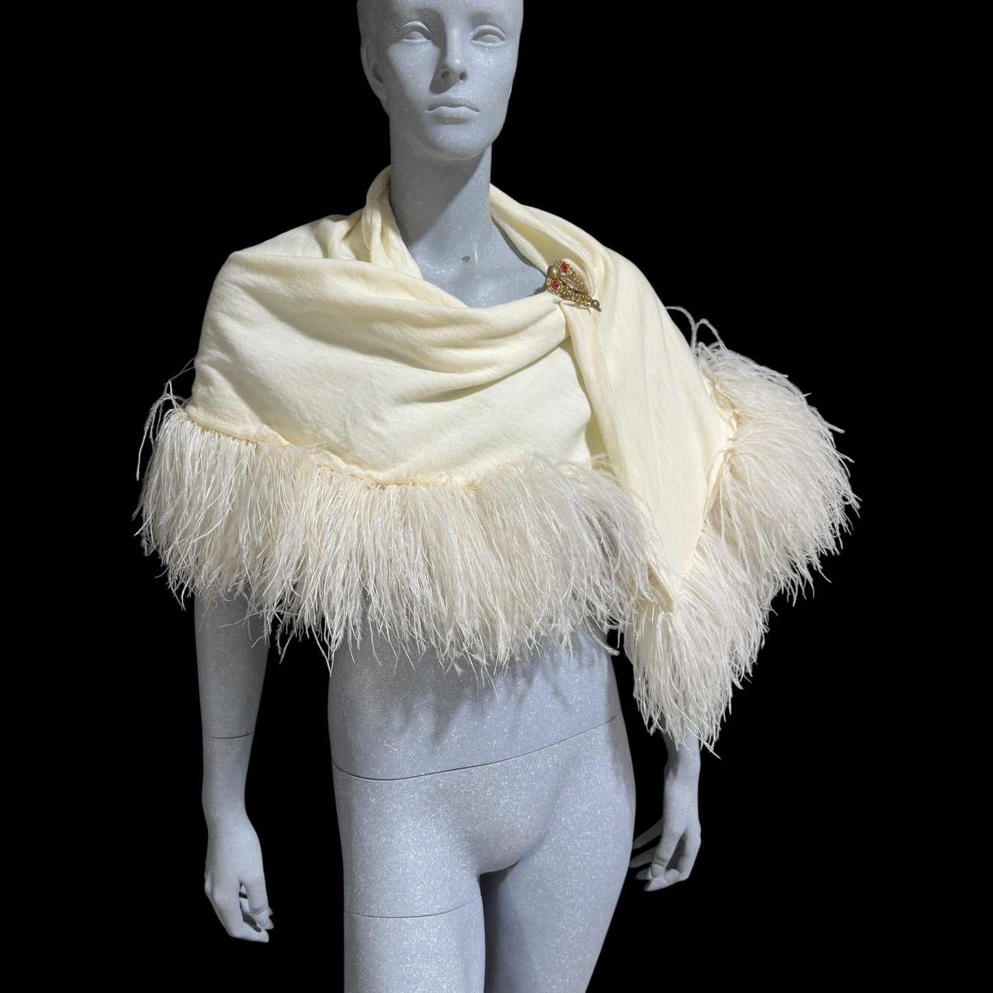 ECHO ORIGINATIONS, Vintage 1930s Ostrich Feather Cape Shawl, Creamy White warm knit evening bridal wedding wrap