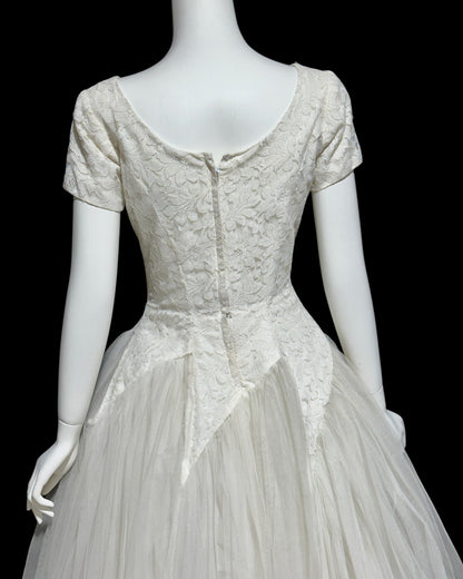1950s vintage wedding dress, white tulle and lace cupcake full length bridal ball gown with full skirt