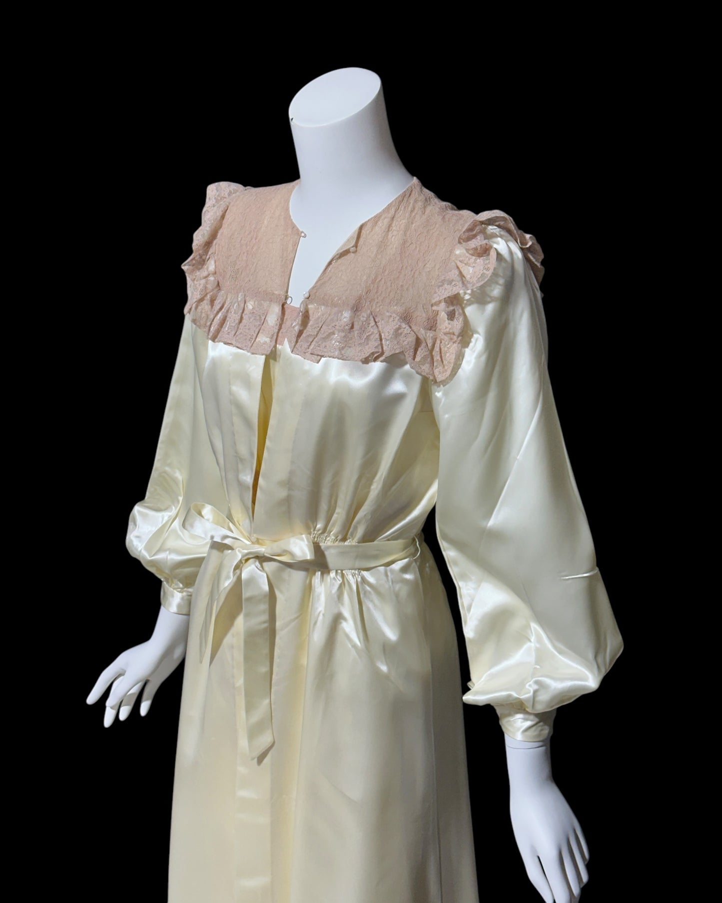 1930s vintage nightgown robe set, candlelight cream and old rose shiny night dress bridal trousseau
