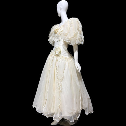 ST PUCCHI vintage 1980s wedding dress gown, Ivory Fairytale ball gown, 100% Thai silk