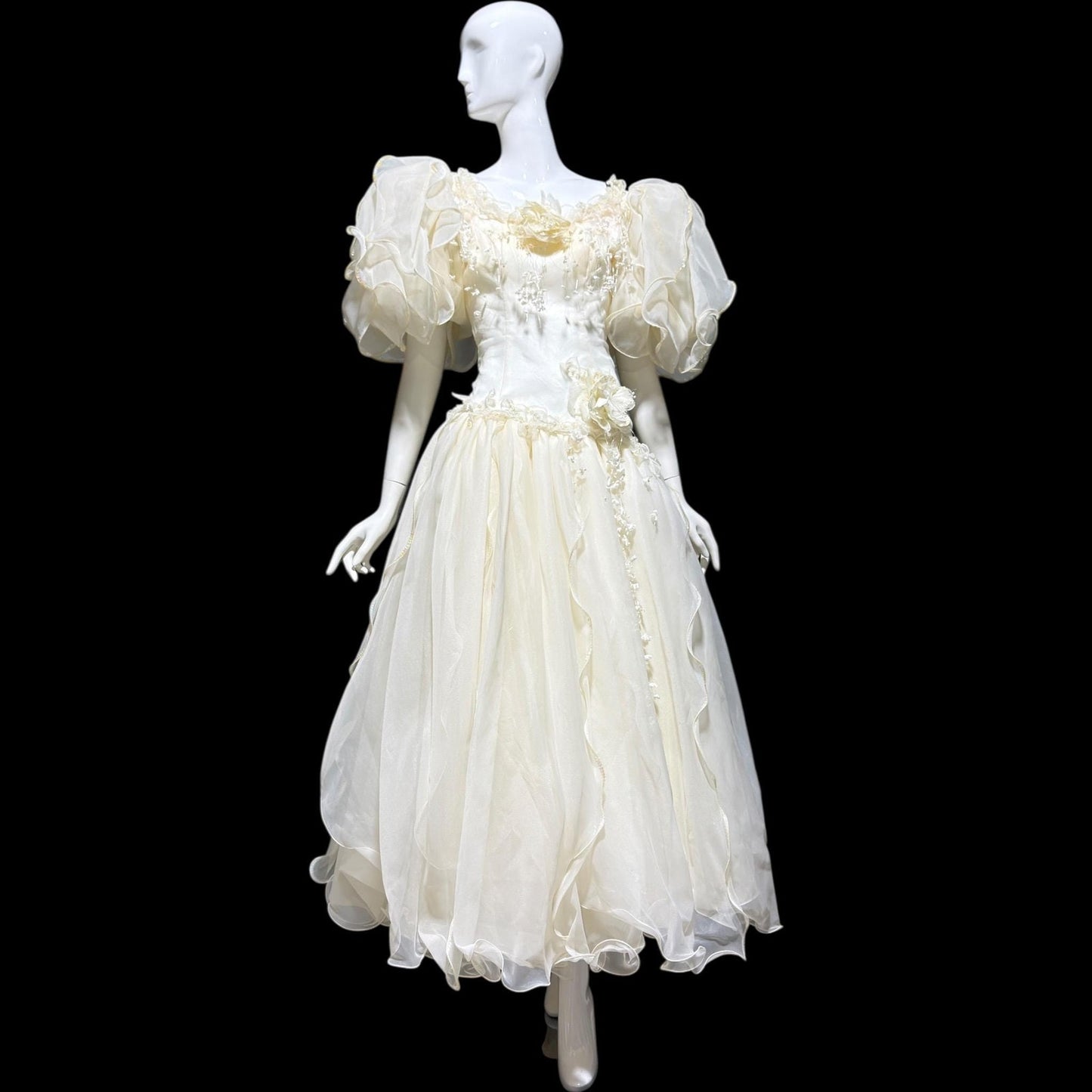 ST PUCCHI vintage 1980s wedding dress gown, Ivory Fairytale ball gown, 100% Thai silk