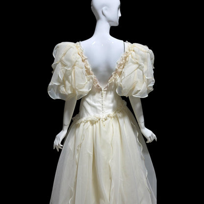ST PUCCHI vintage 1980s wedding dress gown, Ivory Fairytale ball gown, 100% Thai silk