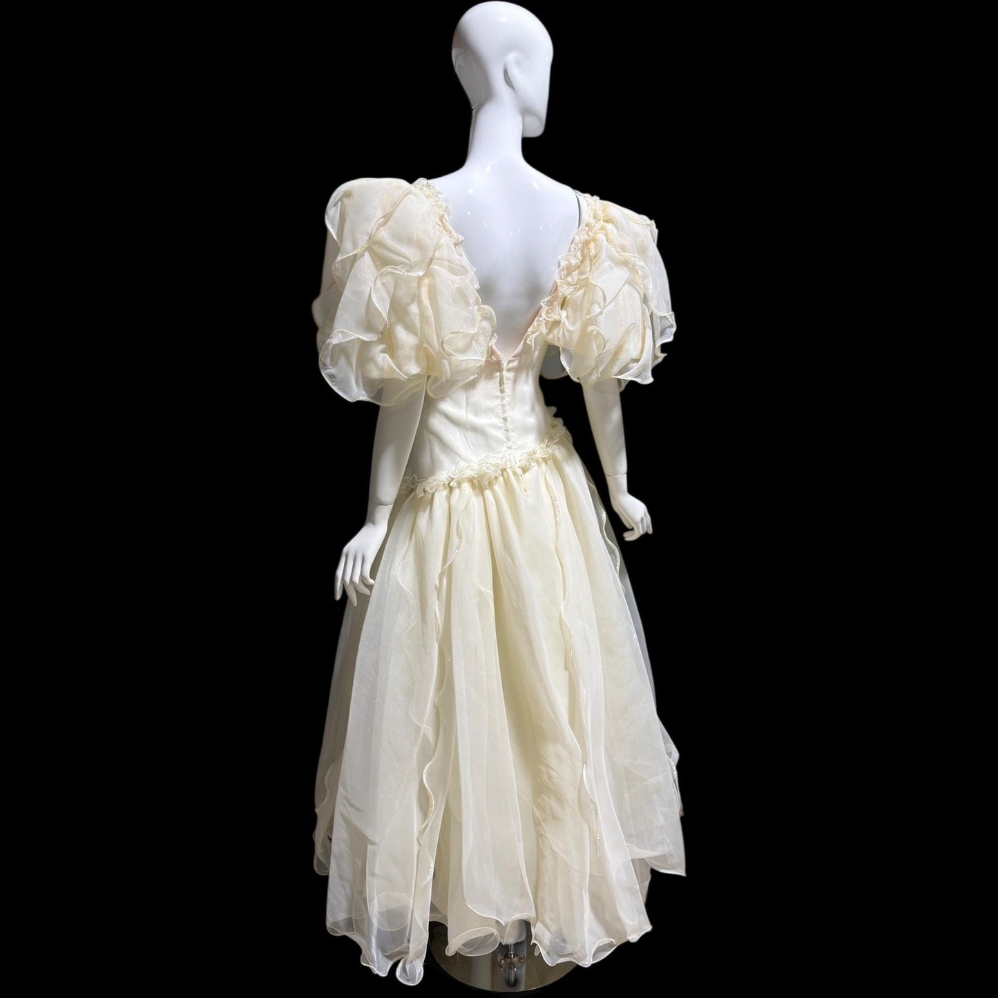 ST PUCCHI vintage 1980s wedding dress gown, Ivory Fairytale ball gown, 100% Thai silk