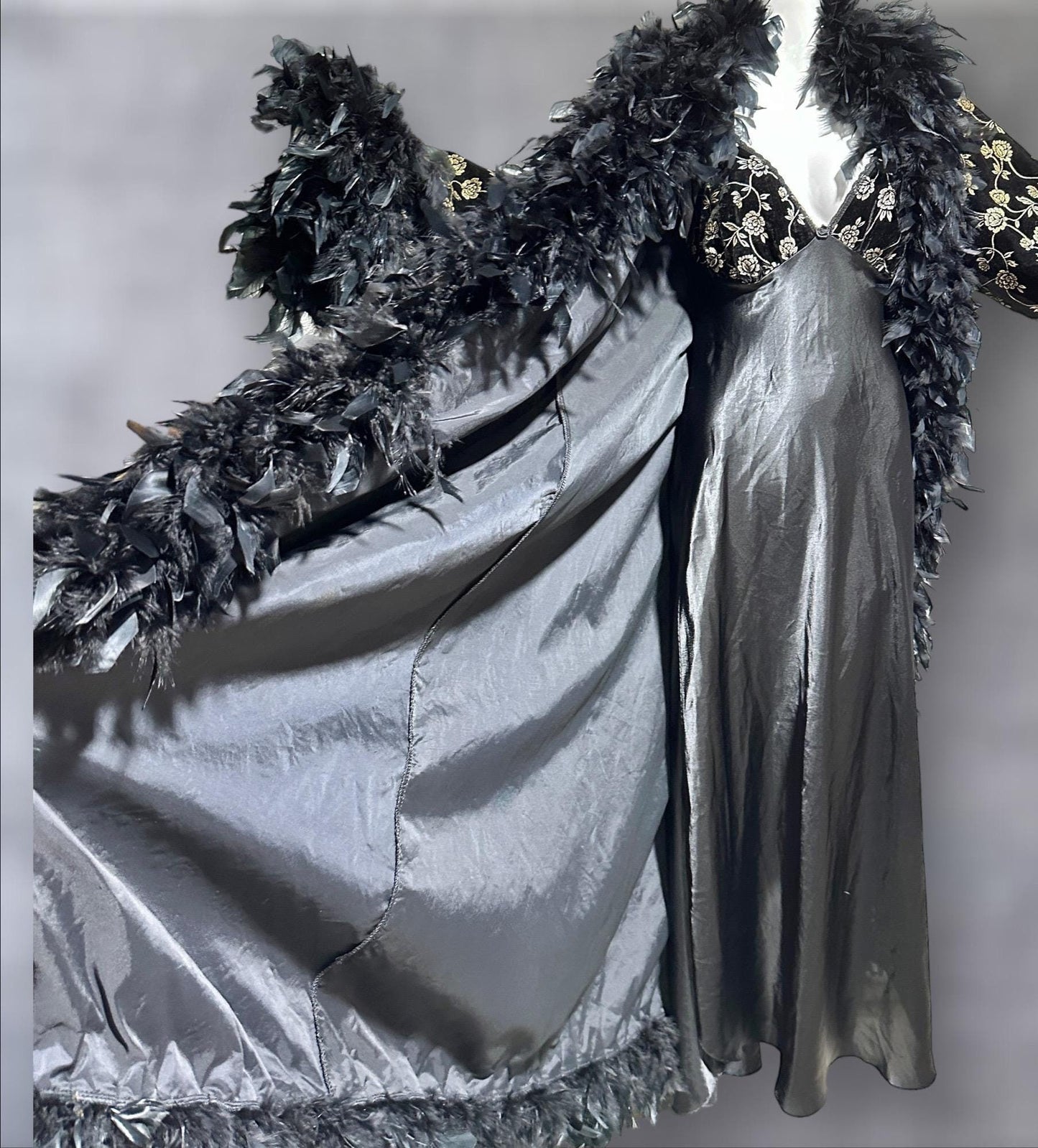 FREDERICK'S of HOLLYWOOD Peignoir nightgown robe set, Black velvet gold roses and FEATHERS, slip and duster