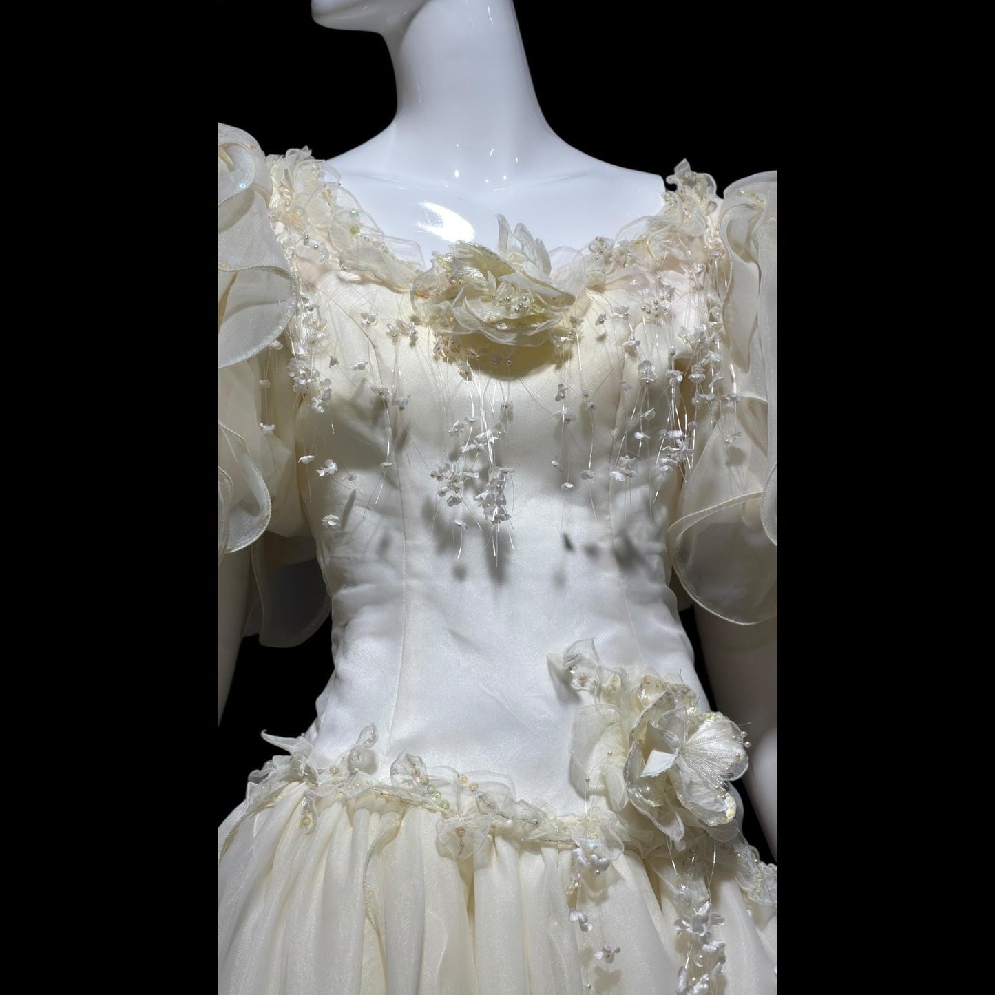 ST PUCCHI vintage 1980s wedding dress gown, Ivory Fairytale ball gown, 100% Thai silk