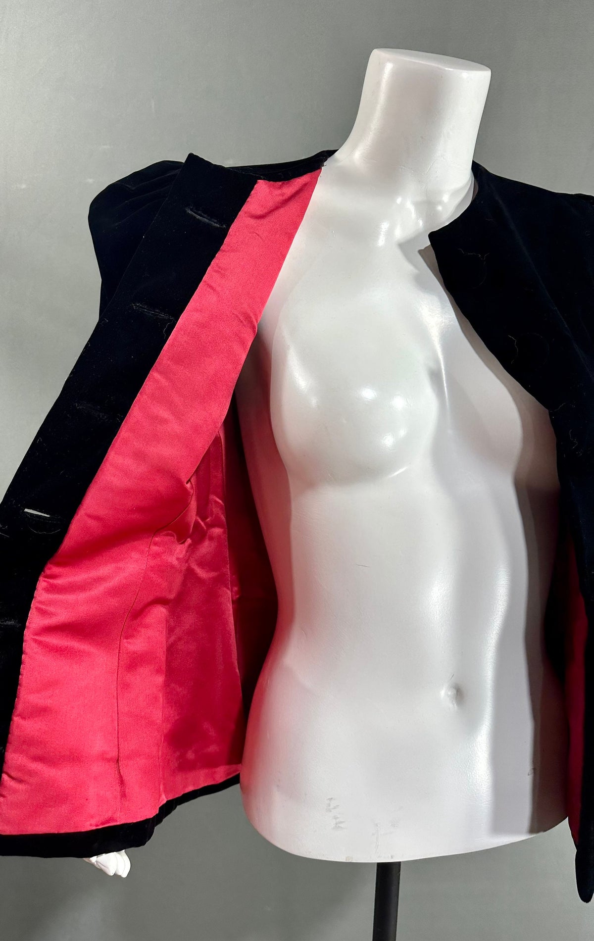 vintage ARNOLD SCAASI COUTURE evening jacket, 1970s black velvet princess cut elegant cocktail blazer