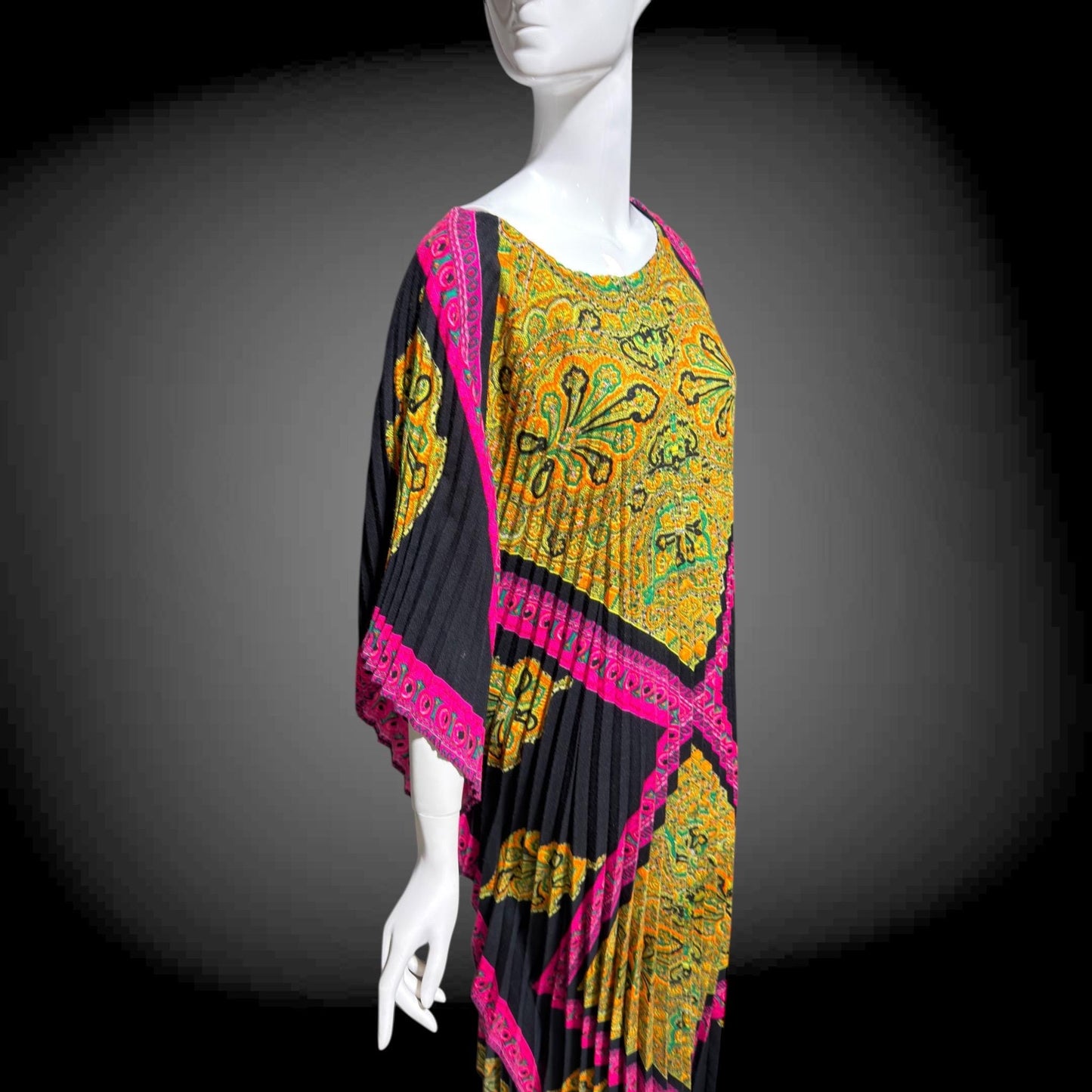 GEORGIE KEYLOUN Vintage caftan kaftan dress, 1960s Nite & Day Op Art accordion pleated party hostess dress