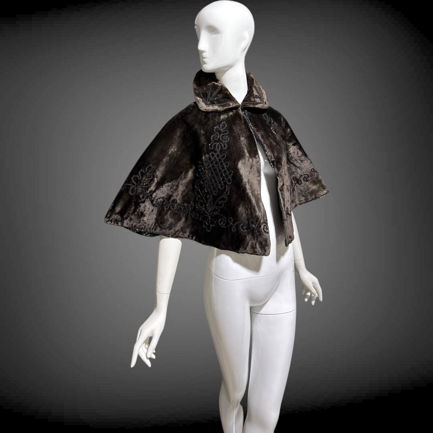 1800s Antique Victorian Short Capelet, Velvet beaded Mantelet cape, shawl, wrap