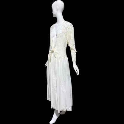 NATORI Saks, vintage dressing gown robe, 1980s Sheer white lace tie front house coat