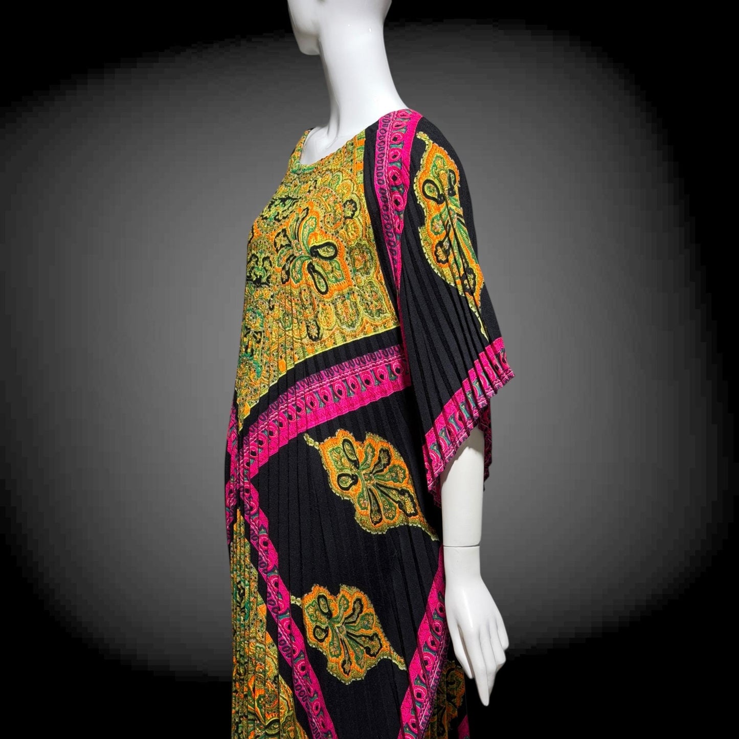 GEORGIE KEYLOUN Vintage caftan kaftan dress, 1960s Nite & Day Op Art accordion pleated party hostess dress