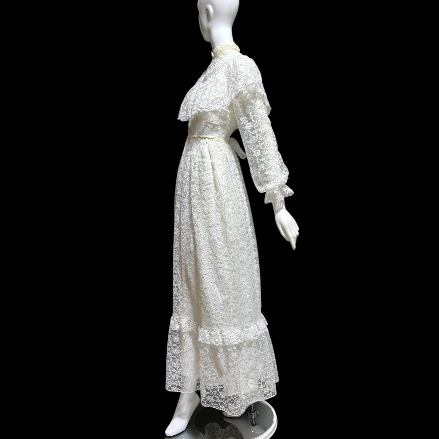 1970s vintage Wedding dress gown, White Lace Prairie Dress, Gunne Vibes, ruffle collar high neck