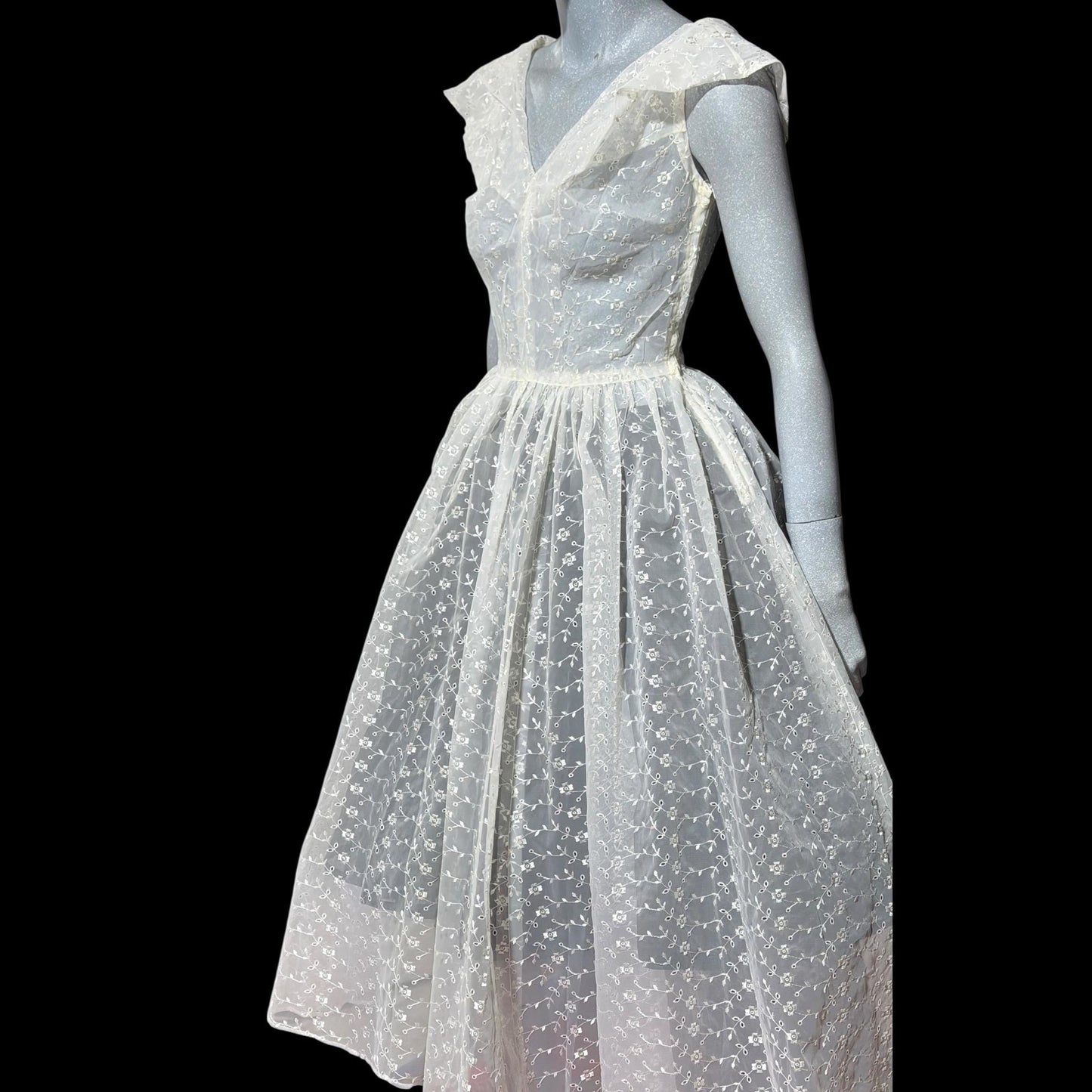 1940s vintage cocktail party dress, Sheer white fit flare ballet midi length gown