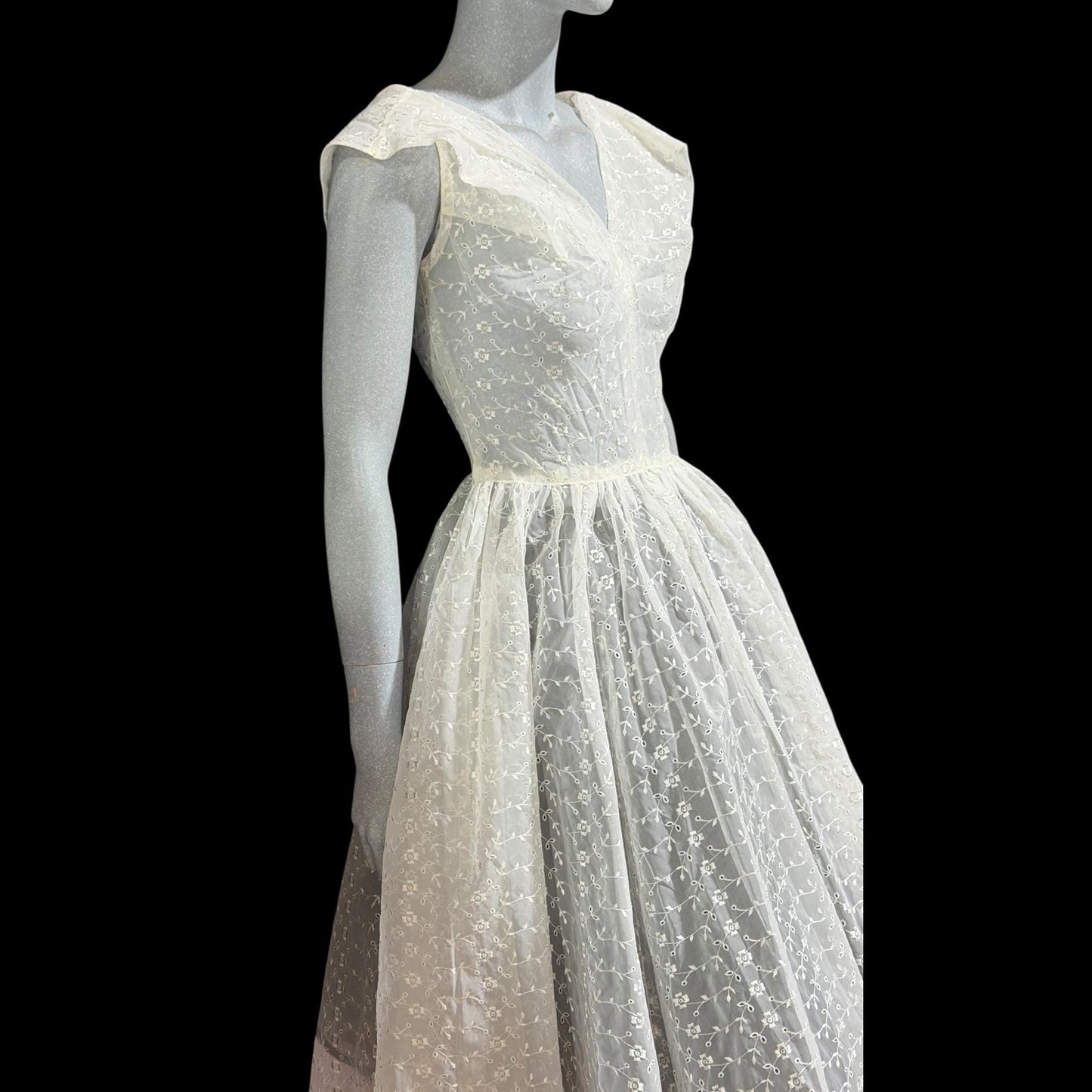 1940s vintage cocktail party dress, Sheer white fit flare ballet midi length gown