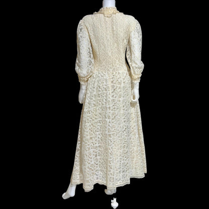 ODETTE BARSA vintage dressing gown robe, 1950s white smocked elastic bridal housecoat, Large
