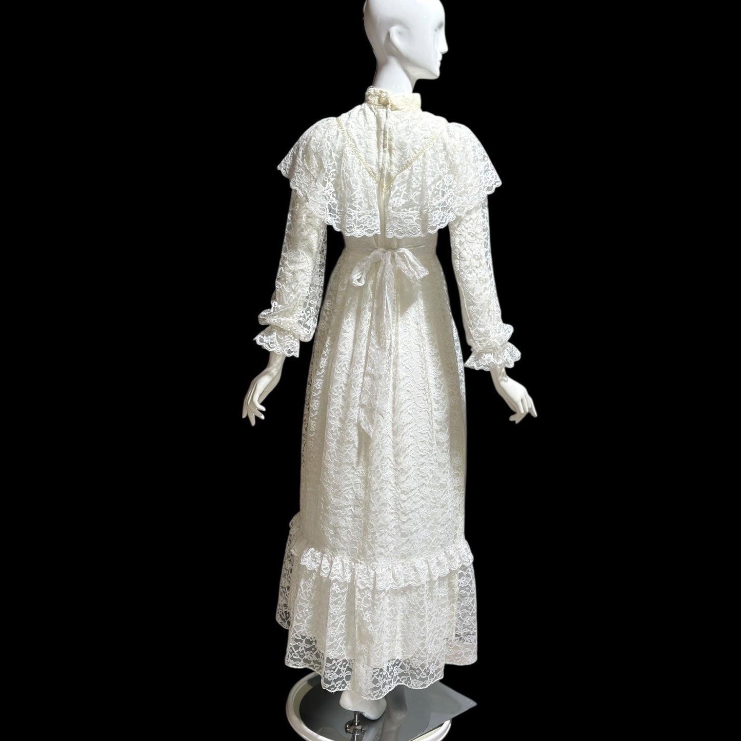 1970s vintage Wedding dress gown, White Lace Prairie Dress, Gunne Vibes, ruffle collar high neck