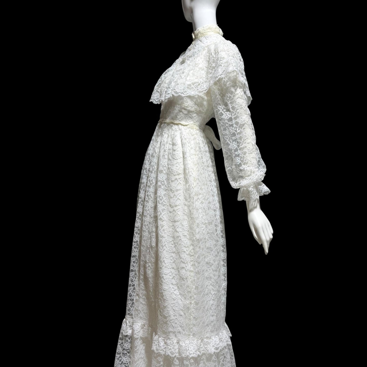 1970s vintage Wedding dress gown, White Lace Prairie Dress, Gunne Vibes, ruffle collar high neck