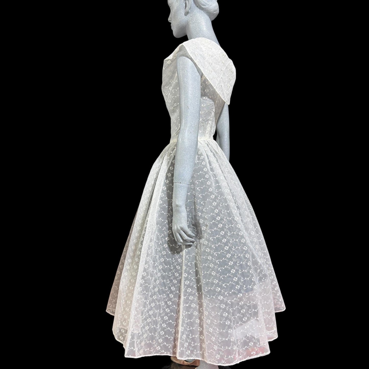 1940s vintage cocktail party dress, Sheer white fit flare ballet midi length gown