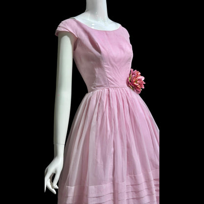 1950s vintage evening prom dress gown, Romantic Orchid pink Off-Shoulder Cupcake Ball Gown