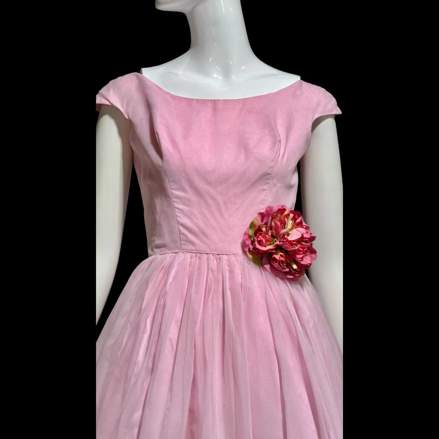 1950s vintage evening prom dress gown, Romantic Orchid pink Off-Shoulder Cupcake Ball Gown