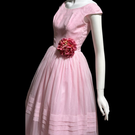 1950s vintage evening prom dress gown, Romantic Orchid pink Off-Shoulder Cupcake Ball Gown