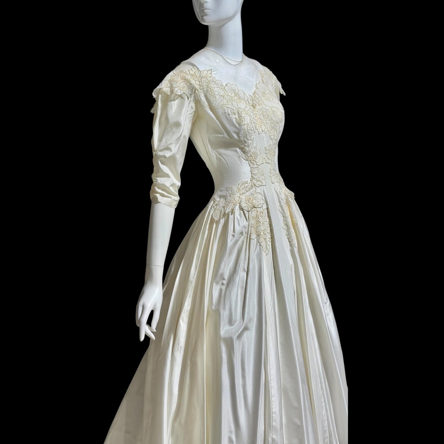 PRISCILLA of BOSTON 1940s designer vintage wedding dress gown, white silk and lace bridal gown
