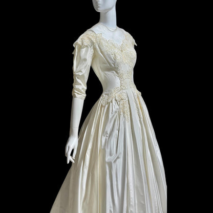 PRISCILLA of BOSTON 1940s designer vintage wedding dress gown, white silk and lace bridal gown