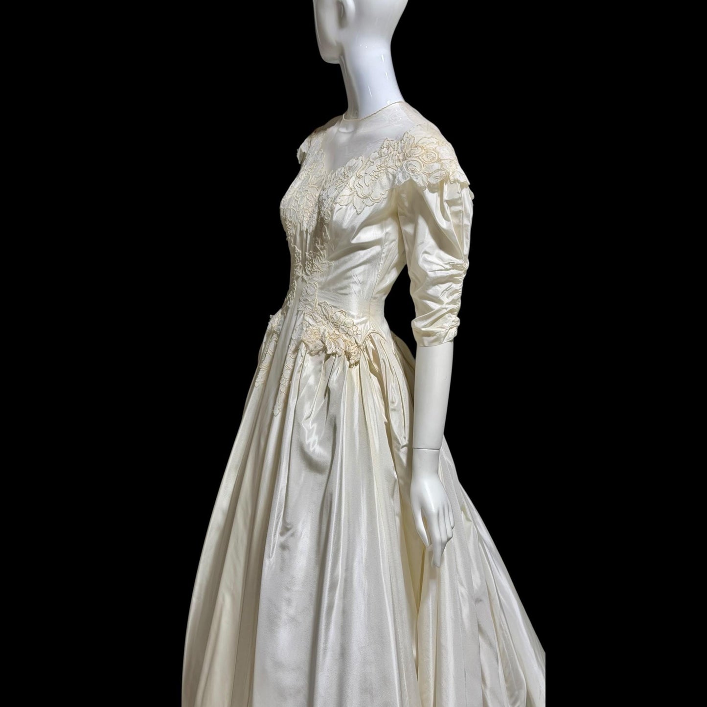 PRISCILLA of BOSTON 1940s designer vintage wedding dress gown, white silk and lace bridal gown