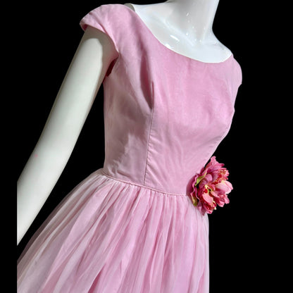 1950s vintage evening prom dress gown, Romantic Orchid pink Off-Shoulder Cupcake Ball Gown