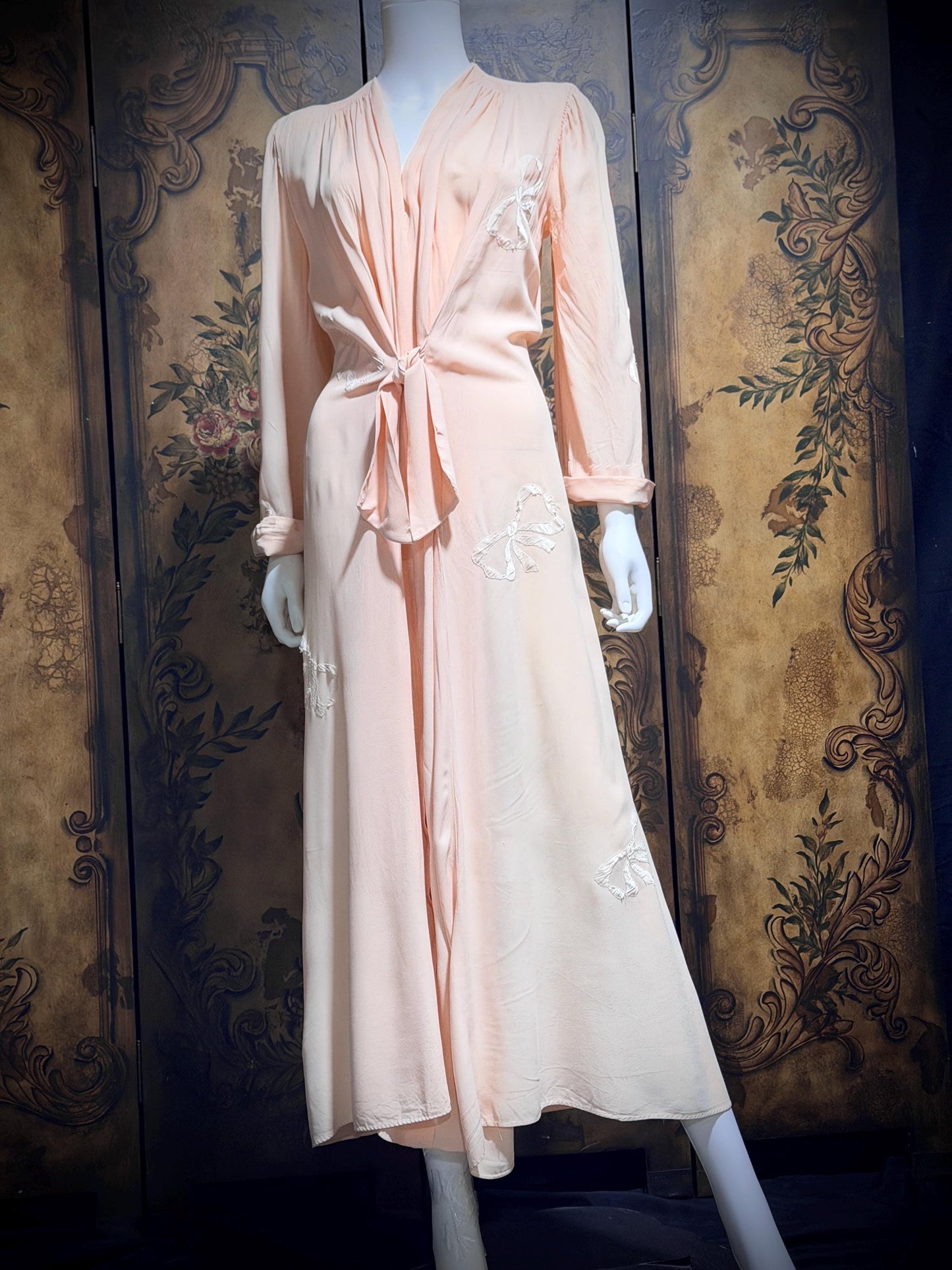 1940s vintage dressing gown robe, LYN DELLE powder pink zip front lingerie dress