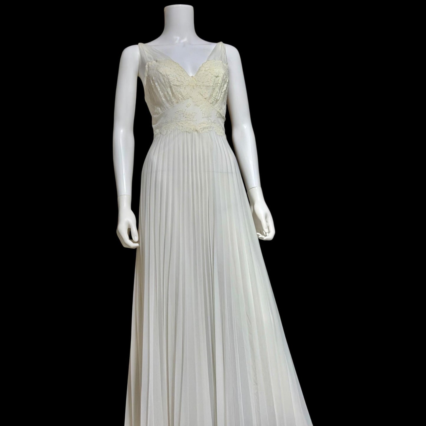 VANITY FAIR vintage 1950s nightgown slip dress, White pleated nylon lingerie dress